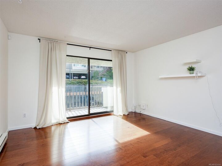 Property Photo: 3277 Glasgow Ave #307 BC V8X 1M3