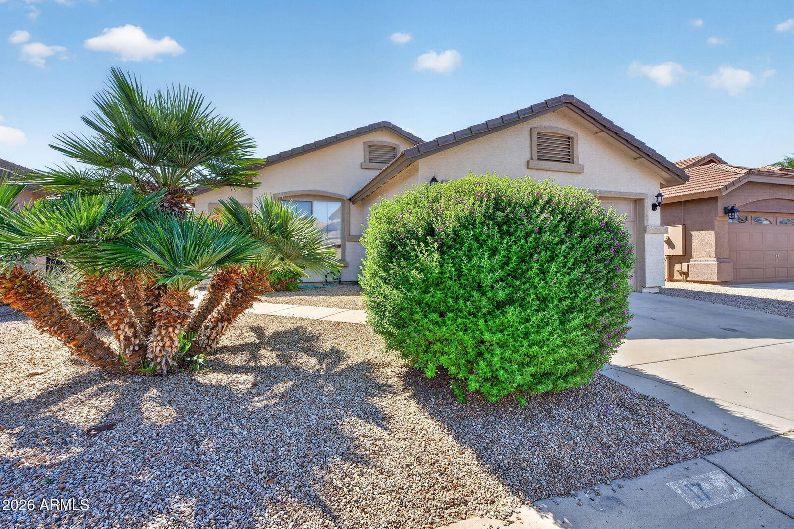 Property Photo: 17 E Mayfield Drive AZ 85143