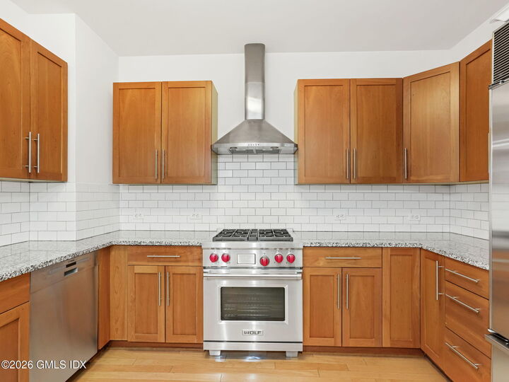 Property Photo:  1515 Summer Street Unit 601  CT 06905 