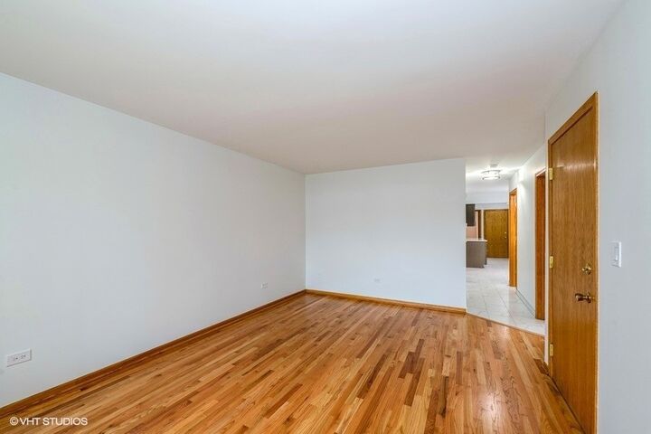 Property Photo:  8010 W Addison Street 1  IL 60634 