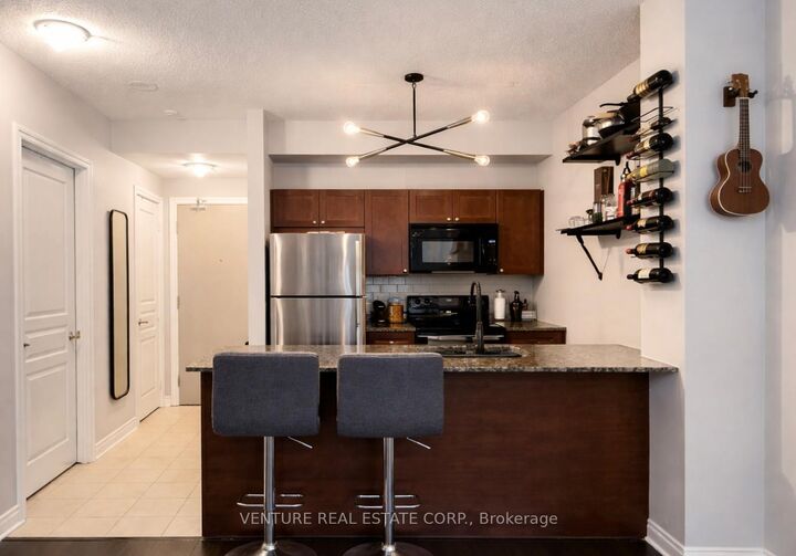 Property Photo: 3525 Kariya Drive 1005 ON L5B 0C2