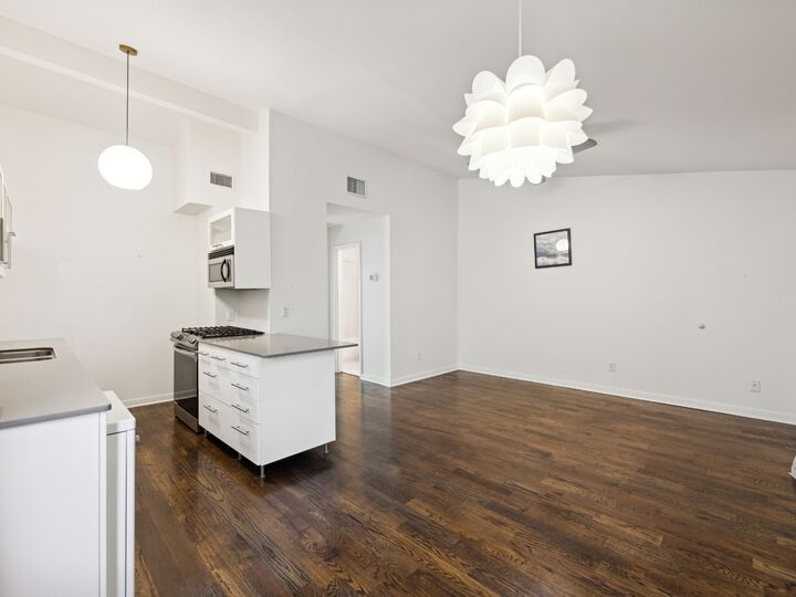 Property Photo: 1503 W 9th Street 204 TX 78703
