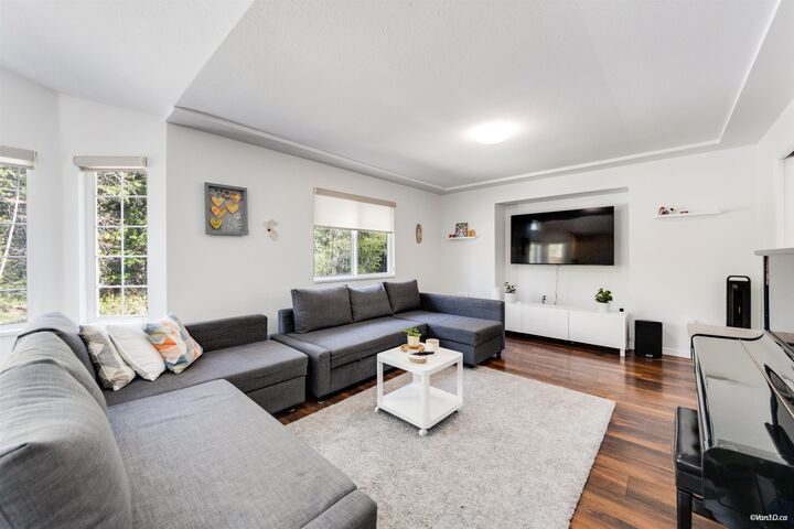 Property Photo: 1236 Chelsea Avenue BC V3B 7J9