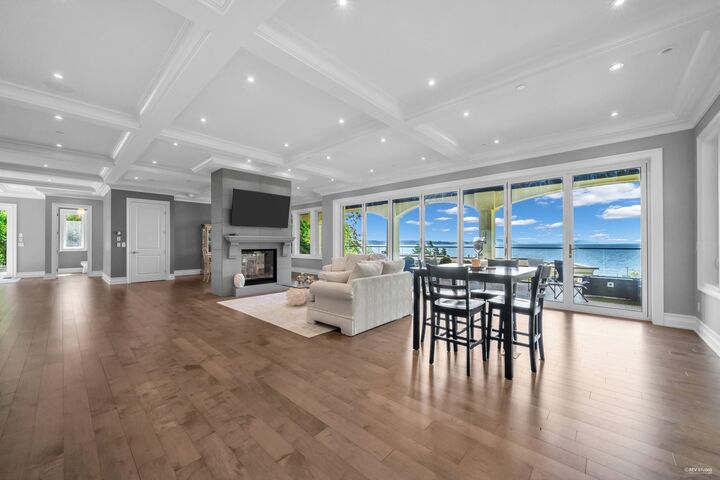 Property Photo:  1349 Anderson Street  BC V4B 3P4 
