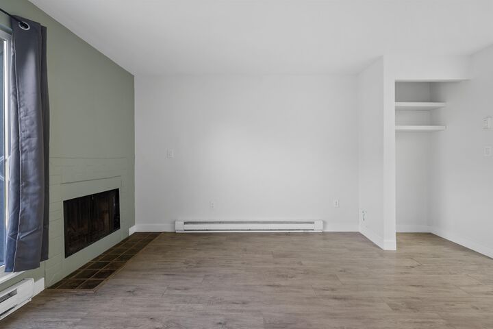 Property Photo: 1355 W 4th Avenue 3 BC V6H 3Y8