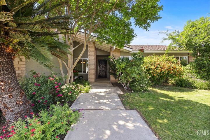 Property Photo:  1409 Longway Lane  CA 93309 