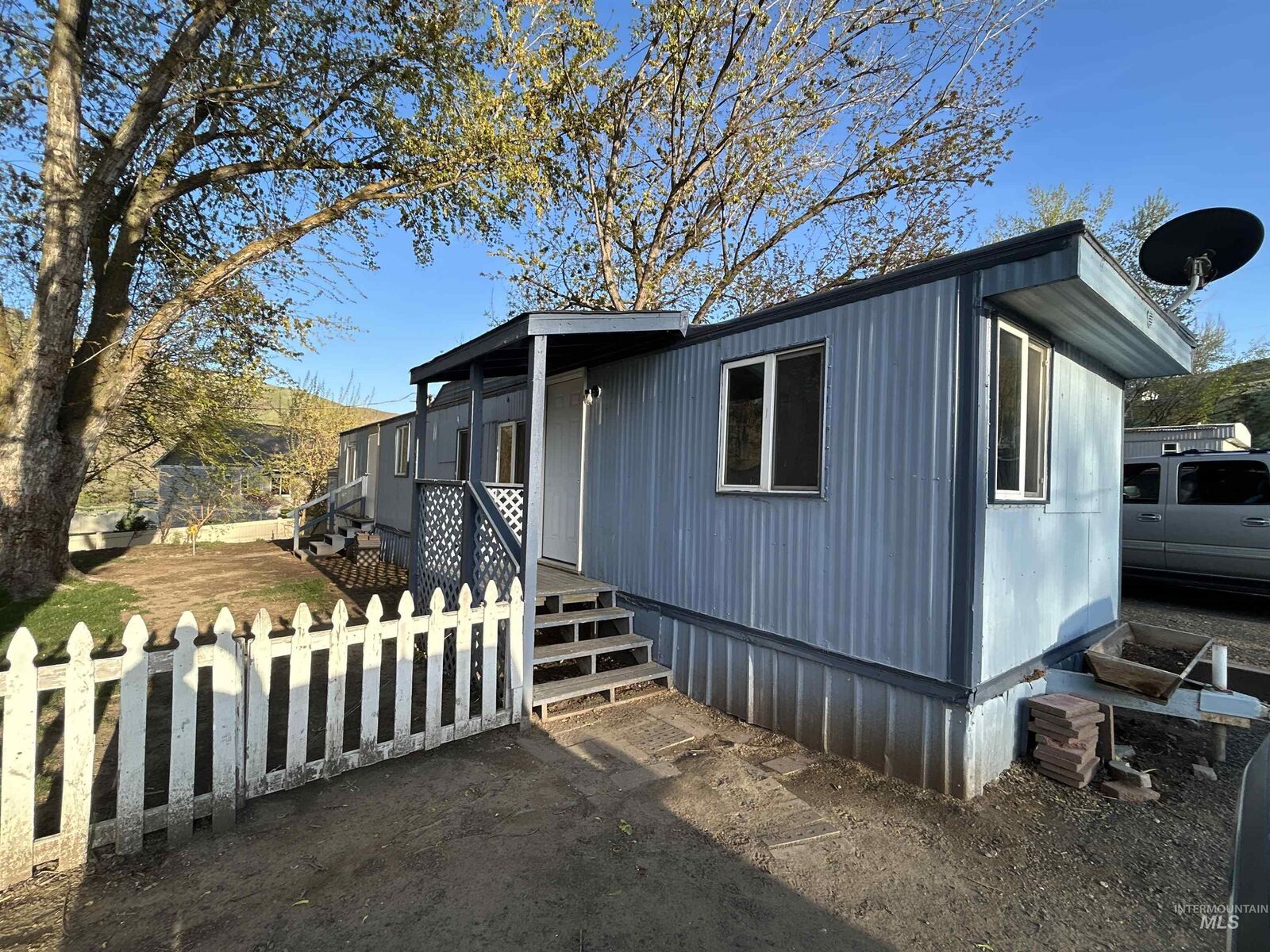 Property Photo:  1412 4th St 19  WA 99402 