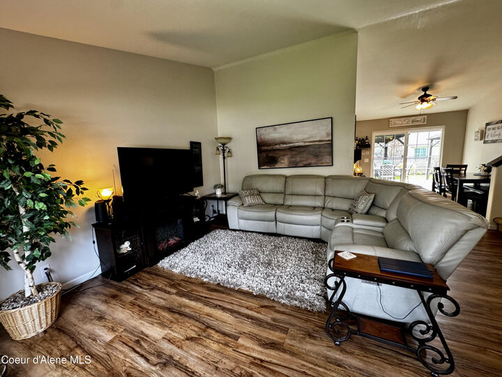 Property Photo:  101 S Riverwood Ct  ID 83854 