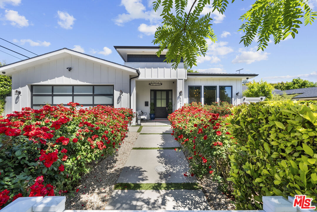 Property Photo:  13431 Weddington St  CA 91401 