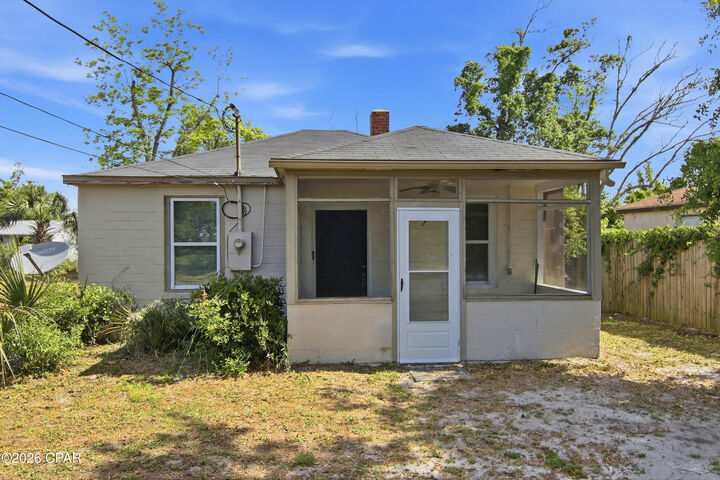 Property Photo: 1324 Lincoln Drive FL 32401