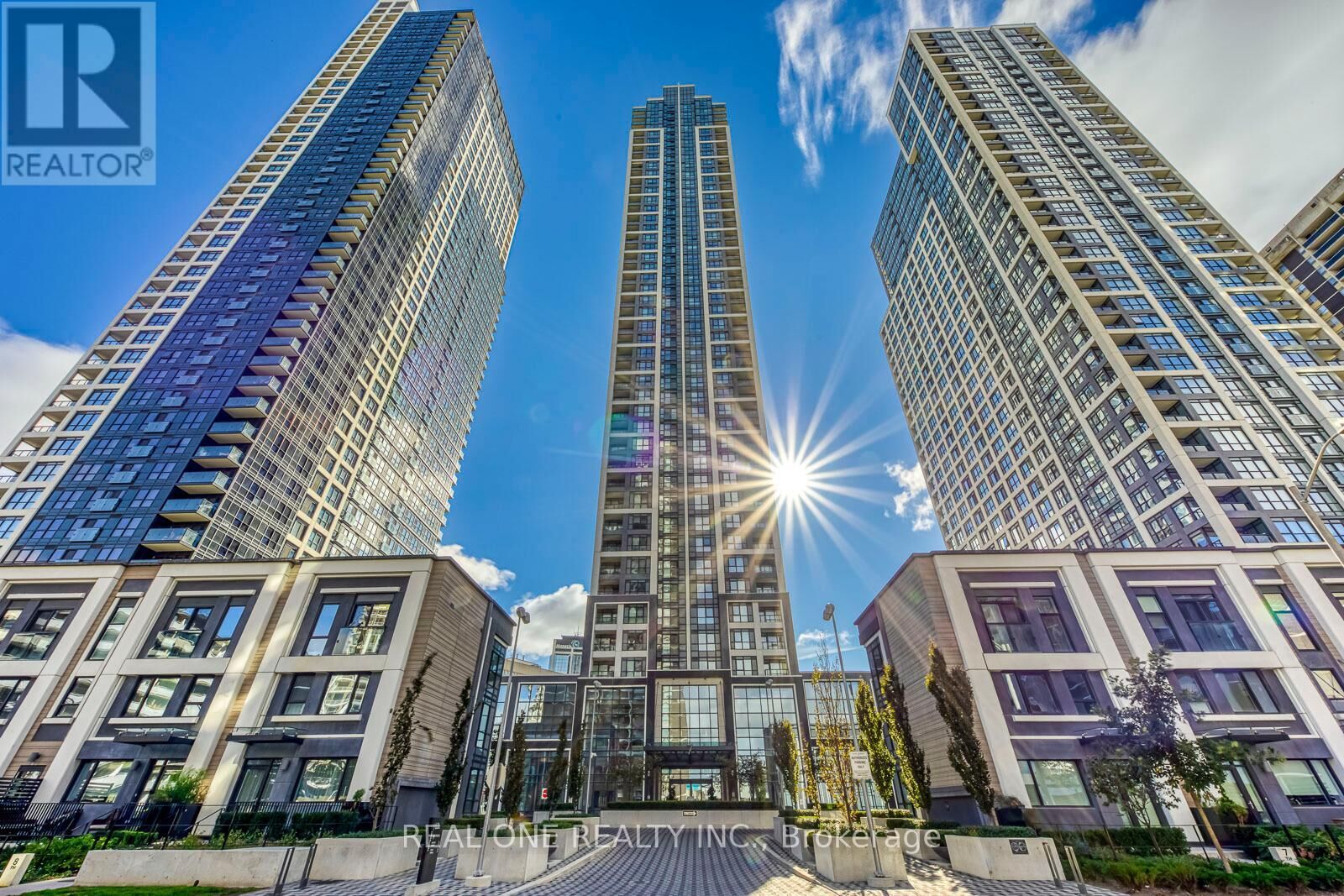 Property Photo: 9 Mabelle Avenue 2619 ON M9A 0E1