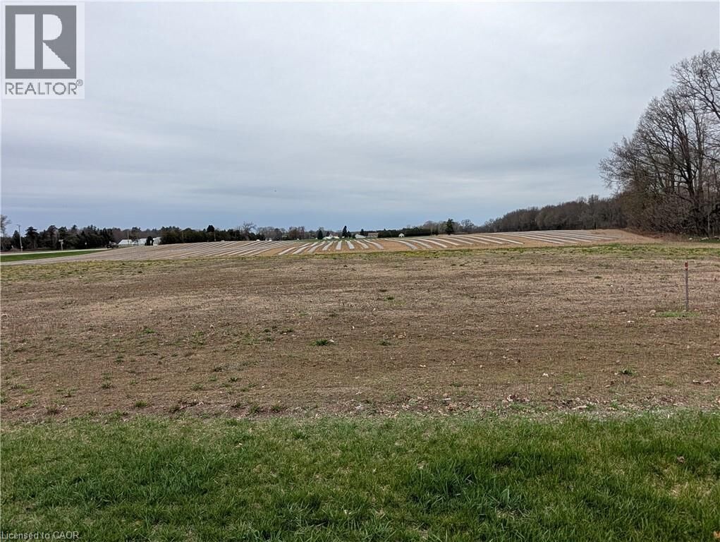 Property Photo:  3 Norfolk County Rd 21  ON N4B 2W4 