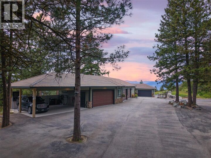 Property Photo: 1370 Bullmoose Way BC V0H 1V6