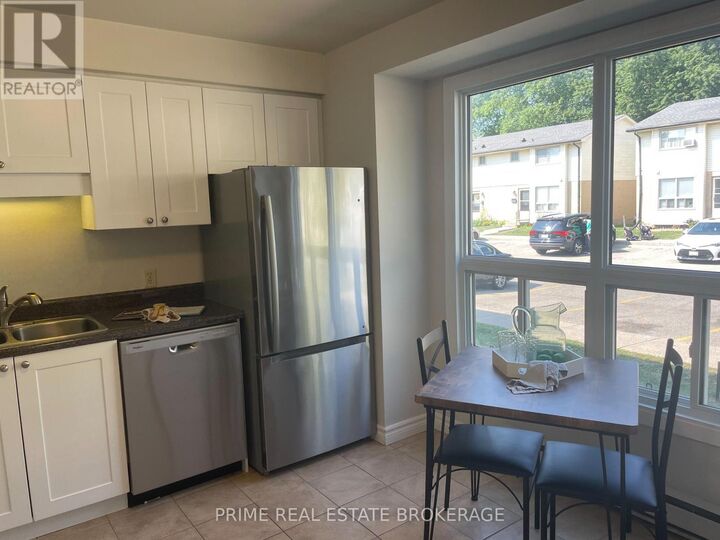 Property Photo:  135 Belmont Drive 67  ON N6J 4J3 