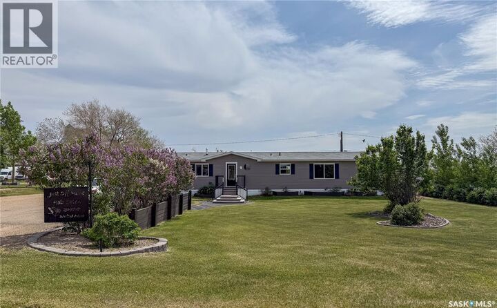 Property Photo:  306 2nd Avenue W  SK S0N 0A7 