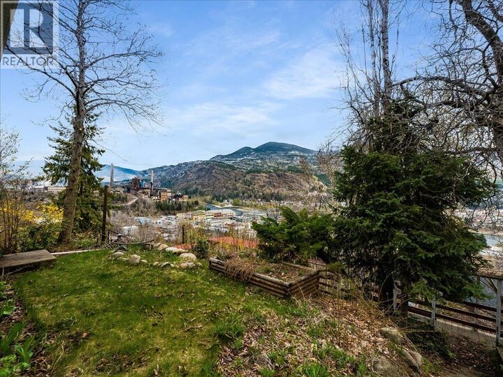 Property Photo: 1472 Green Avenue Lane BC V1R 4K2