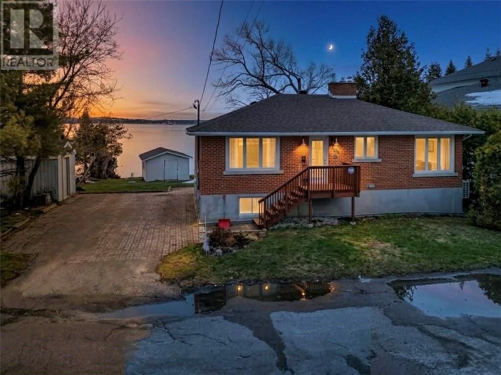 Property Photo:  488 Lake Point Crt  ON P3E 6J3 
