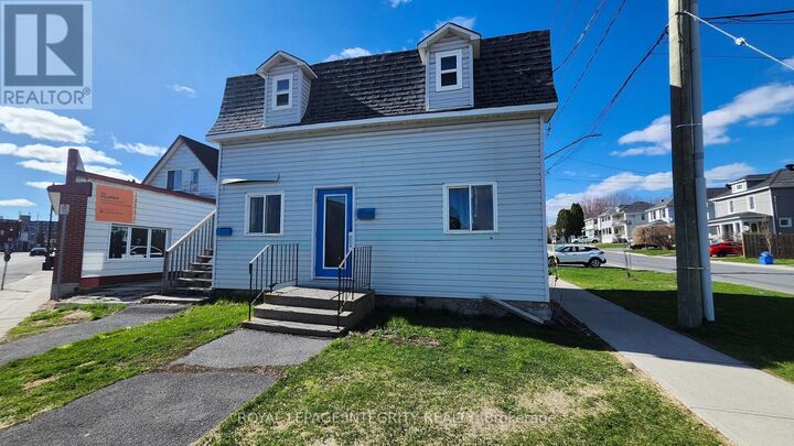 Property Photo:  616 Montreal Road  ON K6H 1C2 