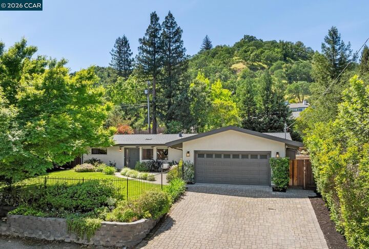 Property Photo: 2837 Litina Ct CA 94507