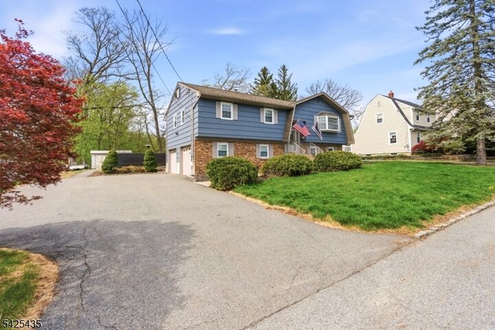 Property Photo:  11 Overlook Dr  NJ 07866 