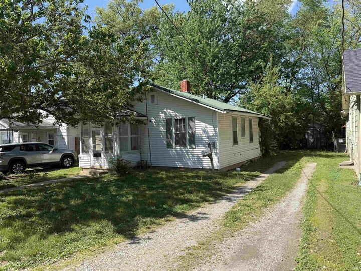 Property Photo:  2024 Ravenswood Drive  IN 47714 