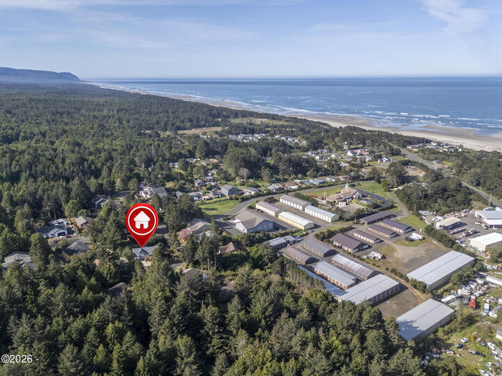 Property Photo: 1365 SW Ocean Terrace OR 97394