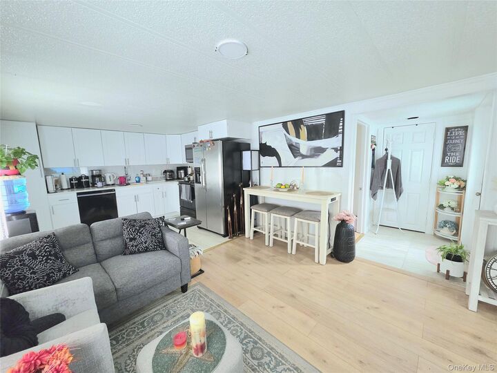 Property Photo:  525 Riverleigh Avenue 111  NY 11901 