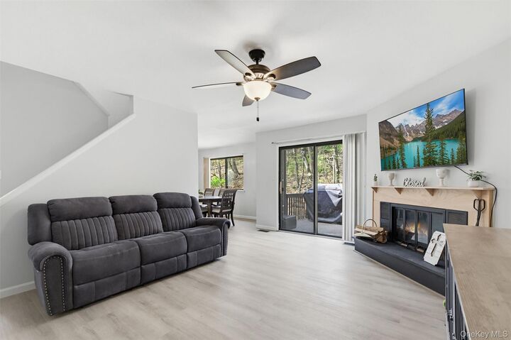 Property Photo:  8 Laurel Court  NY 10930 