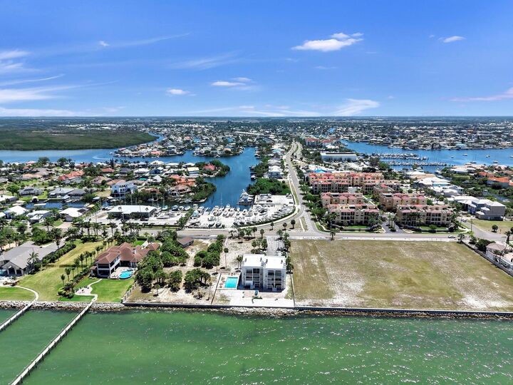 Property Photo:  6504 Surfside Boulevard 4  FL 33572 