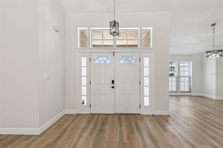 Property Photo:  709 Windwillow Circle  FL 32708 