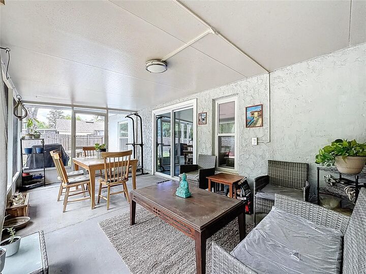 Property Photo:  1092 W Riviera Boulevard  FL 32765 