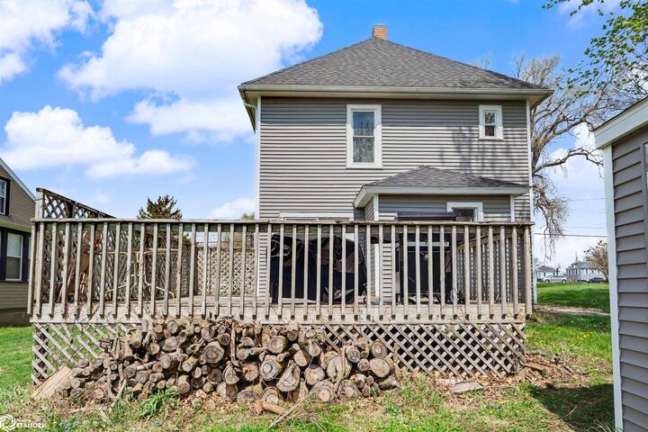 Property Photo: 328 8th Avenue IA 50112