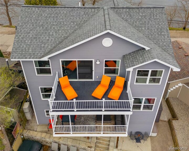 Property Photo:  376 Bellevue Avenue  MI 48362 2708 