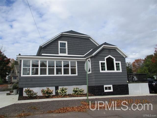 Property Photo:  611 Sixth Street  MI 49945 