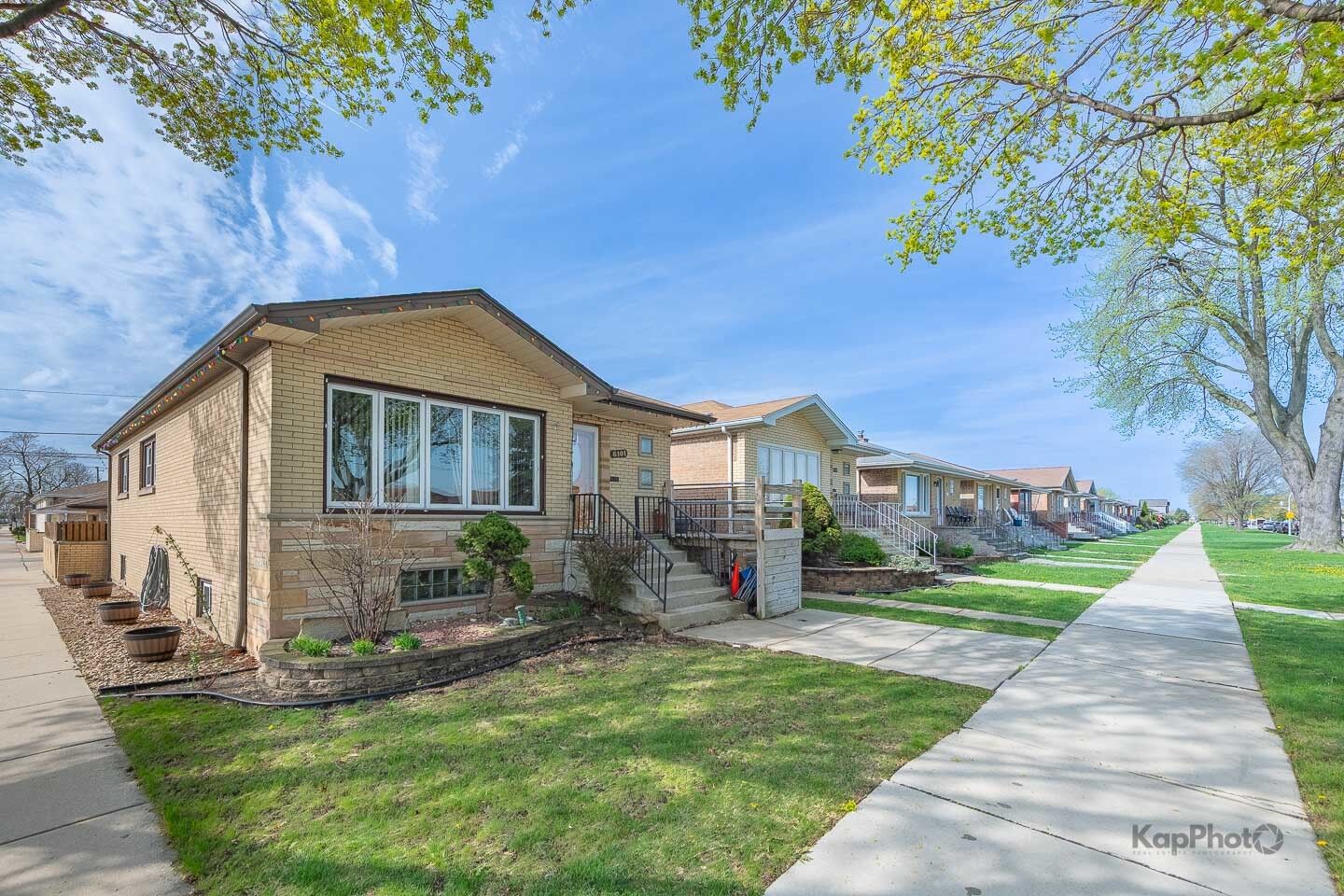 Property Photo:  6101 W 63rd Place  IL 60638 