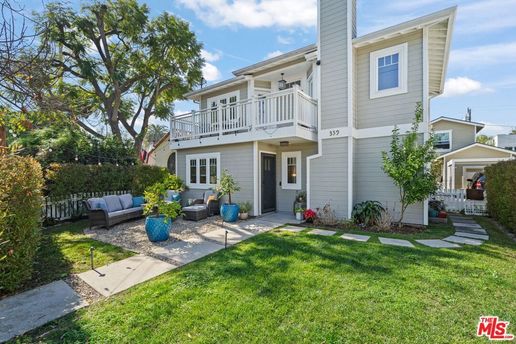 Property Photo: 359 Termino Avenue CA 90814