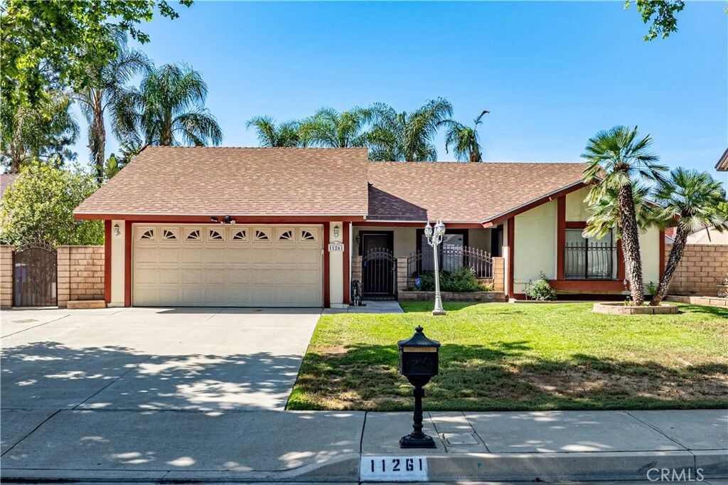 Property Photo: 11261 Wayfield Road CA 92505