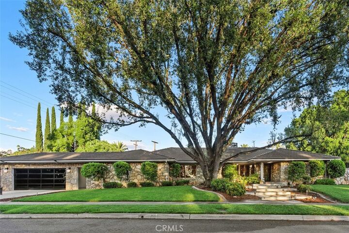 Property Photo: 5910 Victoria CA 92506