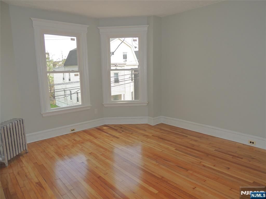 Property Photo:  54 N 5th Street 2  NJ 07107 