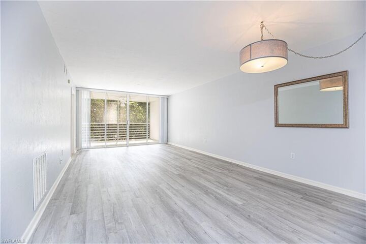 Property Photo:  290 Naples Cove Dr 2204  FL 34110 