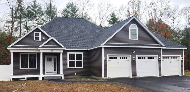 Property Photo:  17 Eagle Perch Drive  NH 03303 