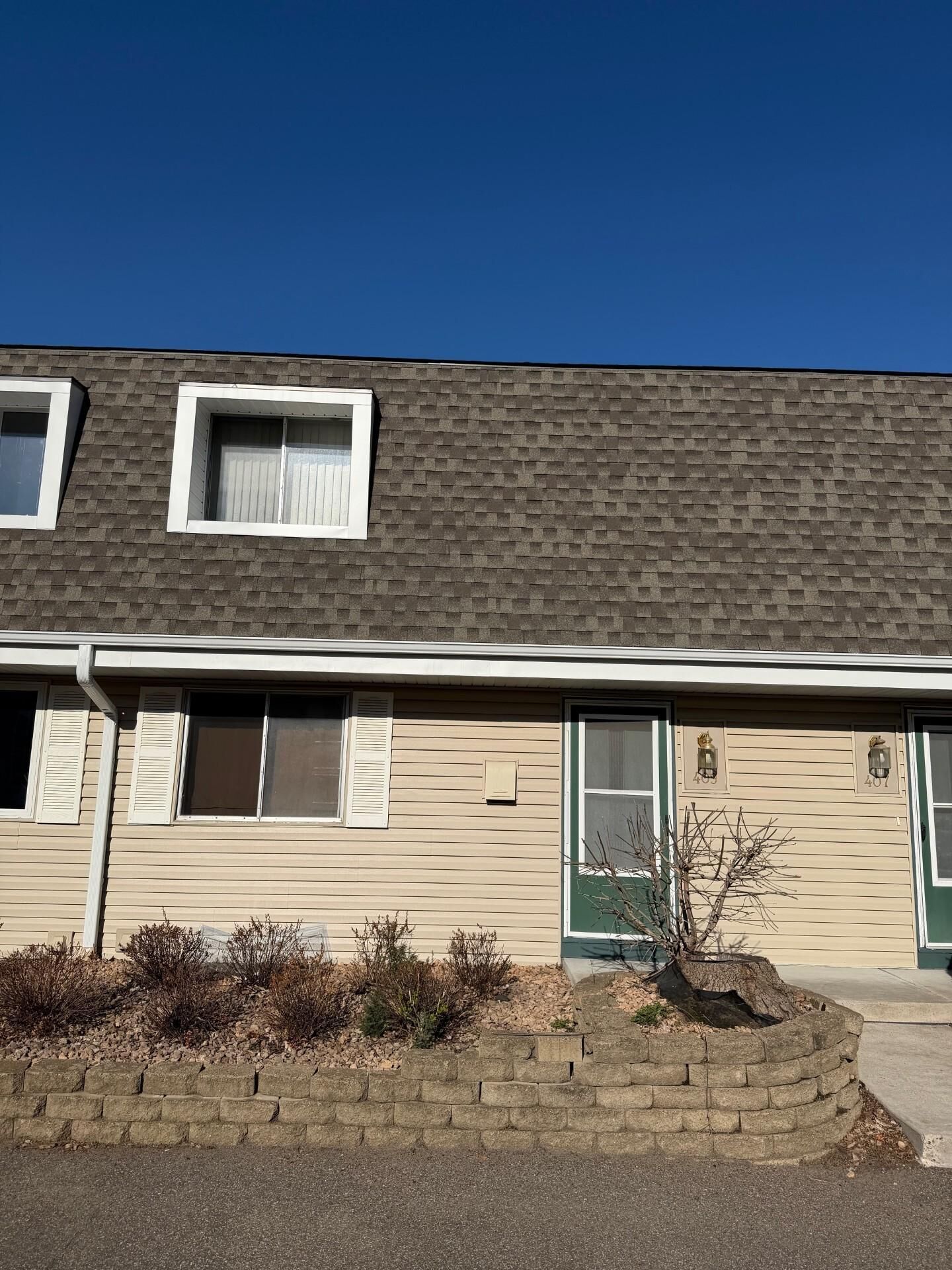 Property Photo:  409 Dorland Place  MN 55119 