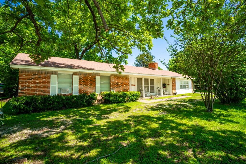 Property Photo:  200 E San Saba Street  TX 76693 