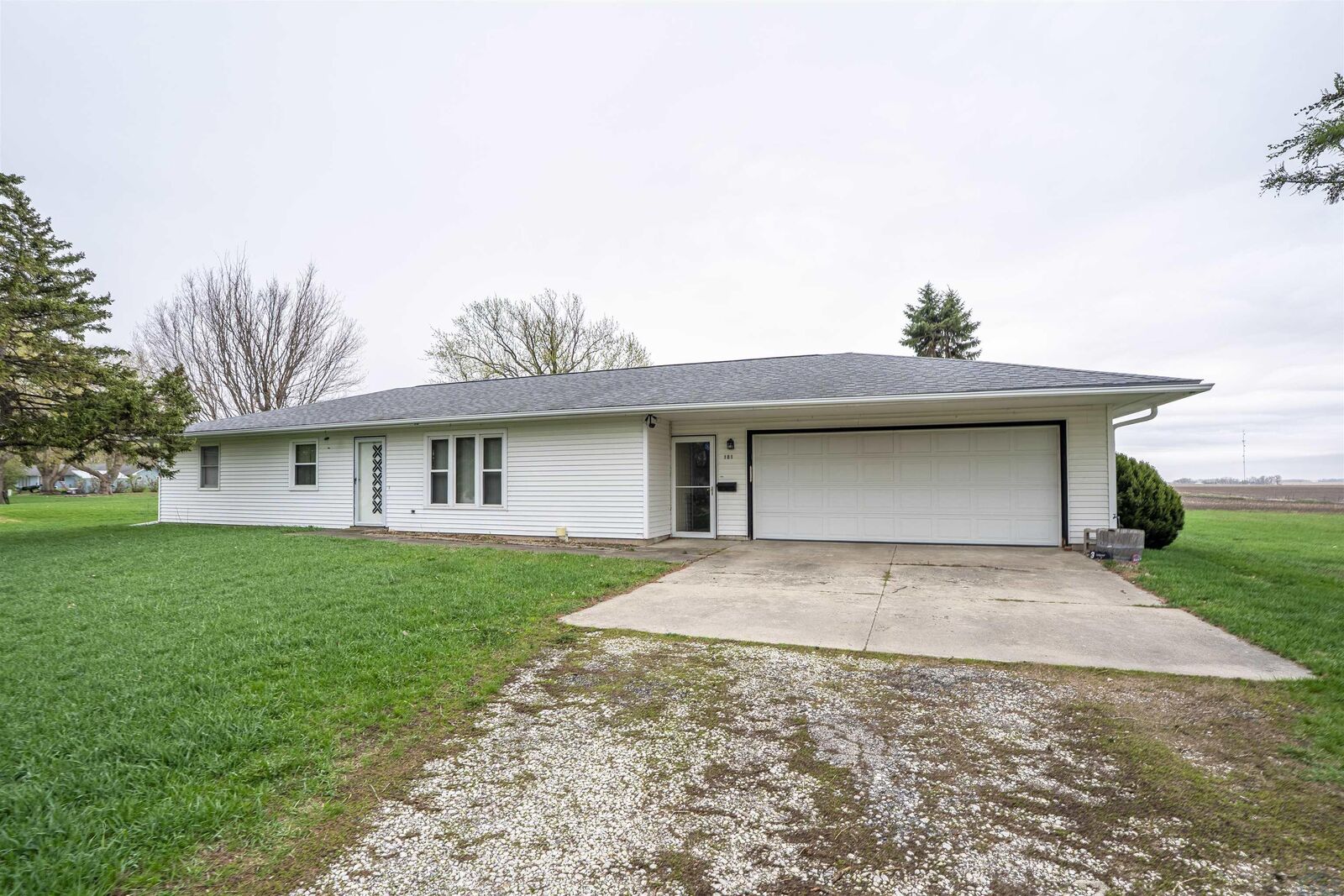 Property Photo:  101 East Fenton St  IA 51035 