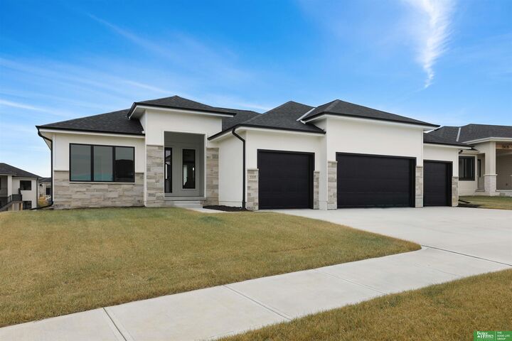 Property Photo:  5509 N 212th Avenue  NE 68022 