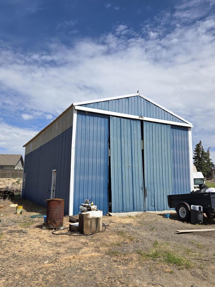 Property Photo:  373 NW McDonald Road  OR 97754 