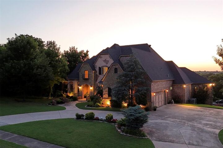 Property Photo:  3325 Winding Creek Circle  OK 73034 