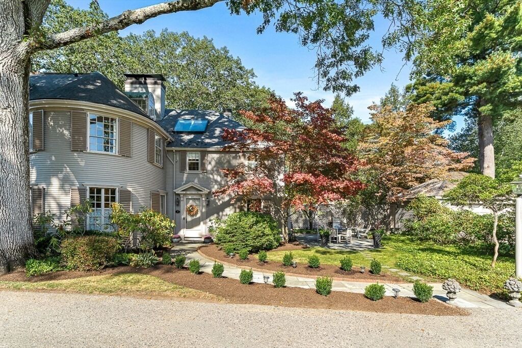 Property Photo:  2 Phillips Pond Rd B  MA 01760 