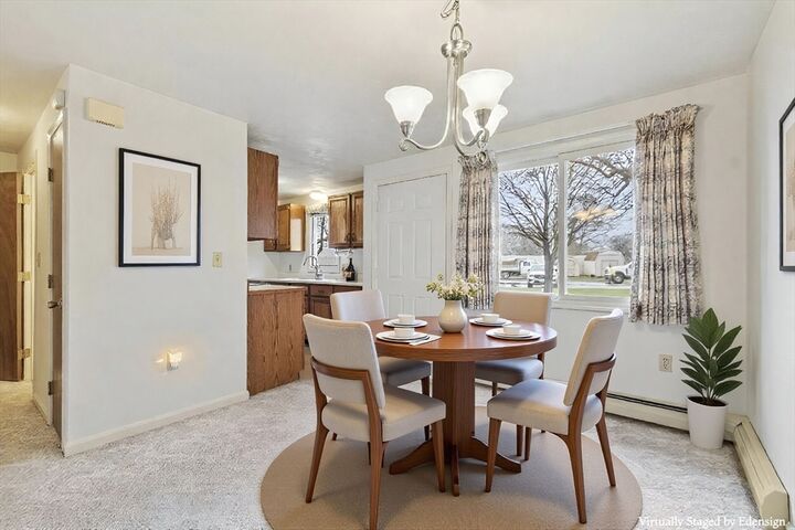 Property Photo:  140 Cortland Cir 140  MA 01453 