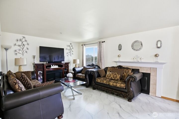 Property Photo:  1009  112th Street SE D105  WA 98208 